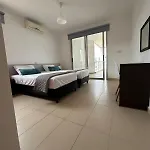 Apartment Fig Tree View