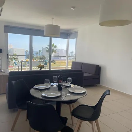 Apartment Fig Tree View